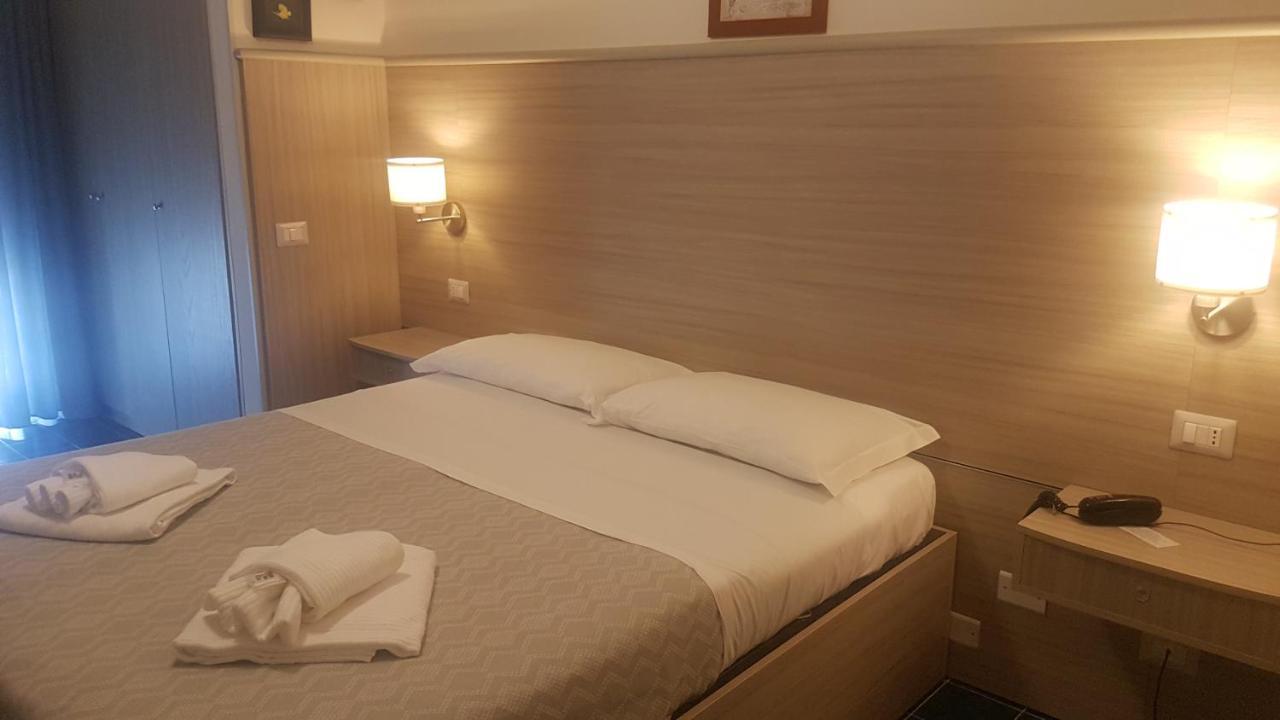 Hotel La Baia Ponza Exterior photo